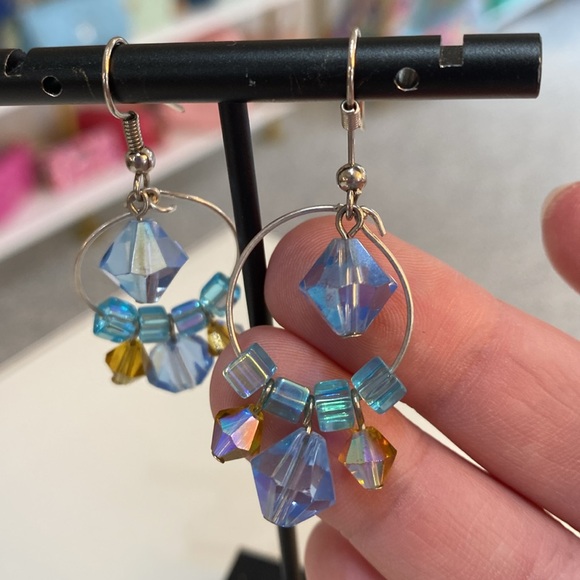 Elegant Blue and Gold Beaded Earrings - Picture 4 of 4